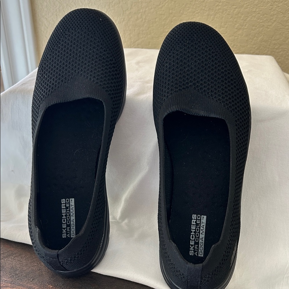 Skechers Women's Black Mesh Flats - Picture 4 of 6